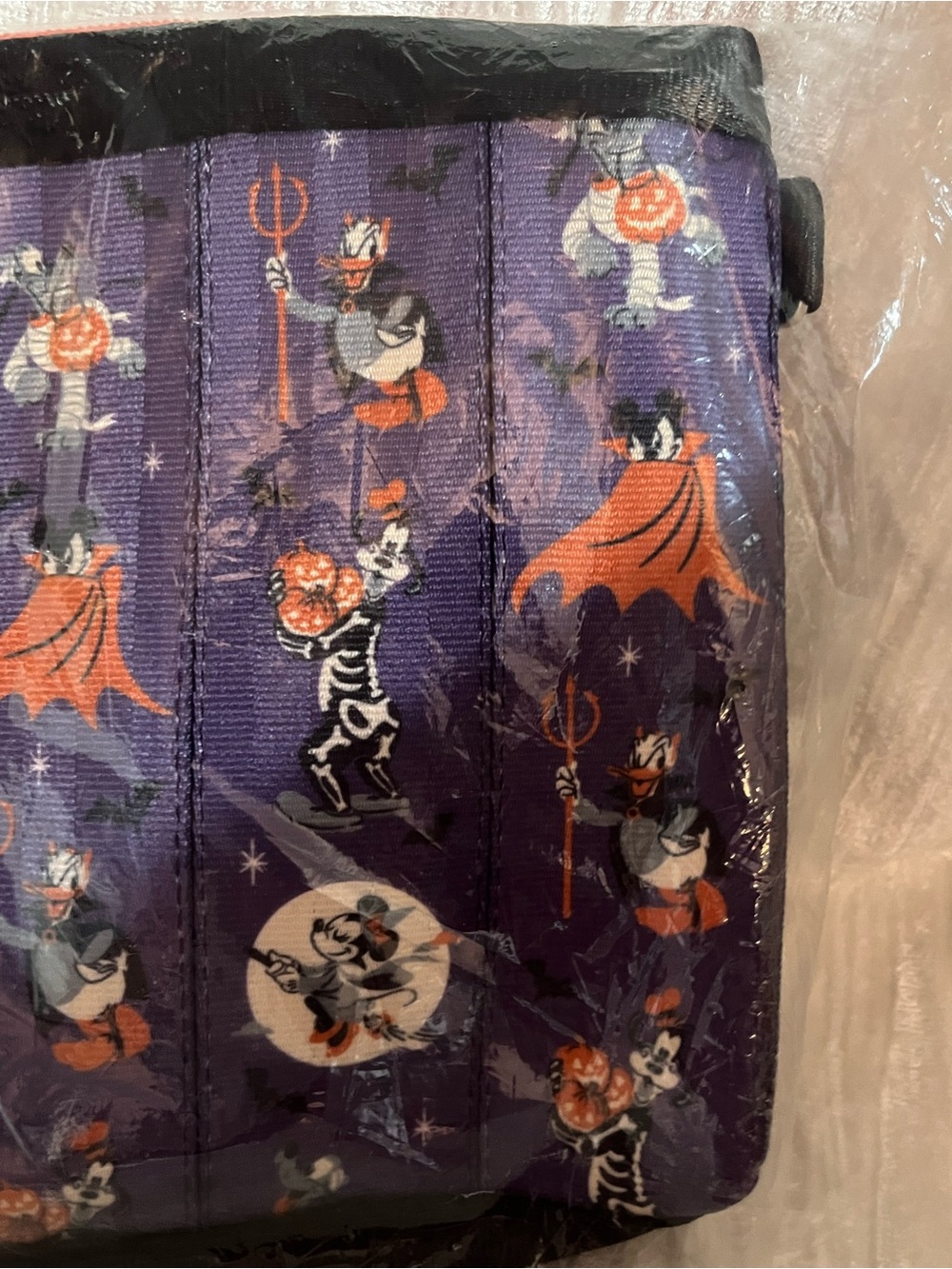 NWT Harveys x Disney Mickey and Friends Bow Clutch - Picture 6 of 10